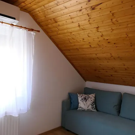 Lägenhet Kis Feszek Vendeghaz *